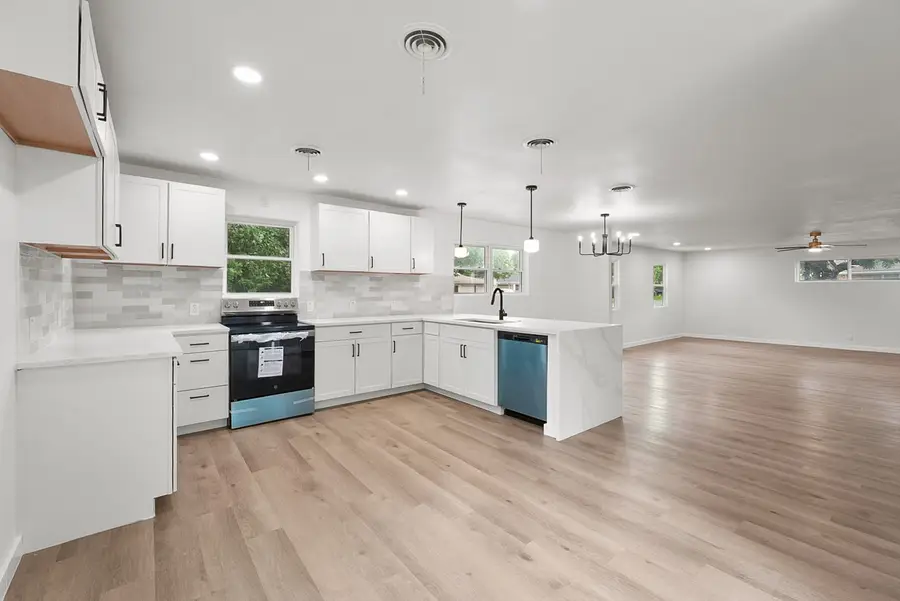 861 Woodcrest Drive, Hurst, TX 76053 - #2