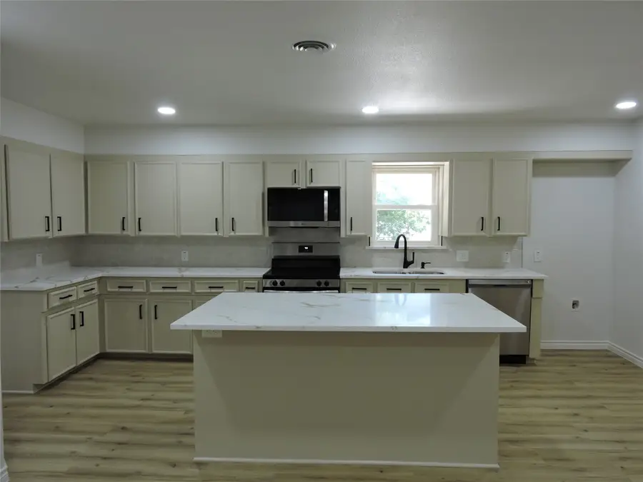 5208 Stonewall Street, Greenville, TX 75402 - #2