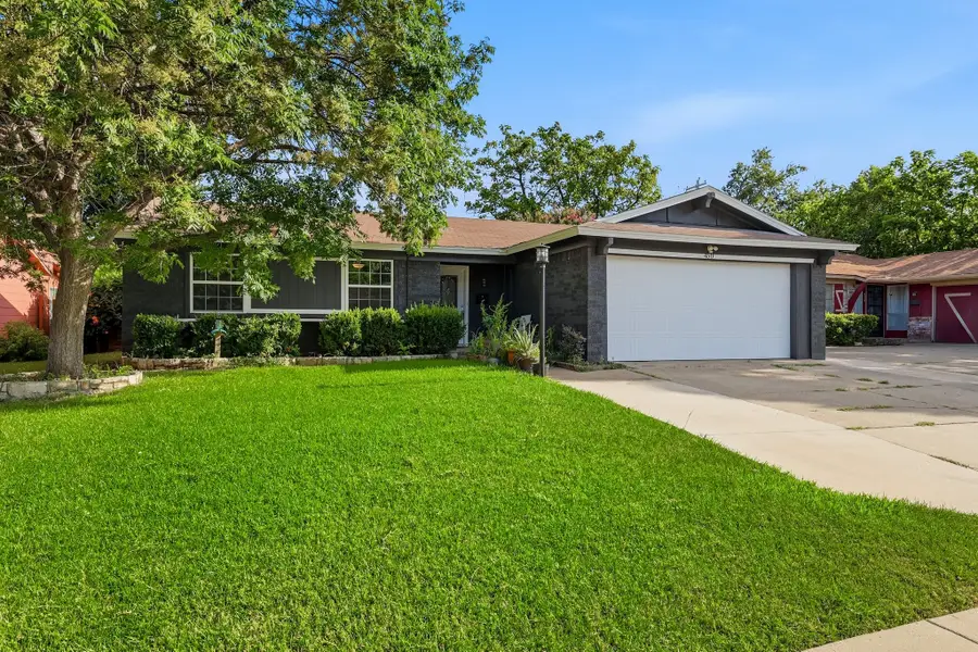 450 Price Drive, Lewisville, TX 75067 - #2
