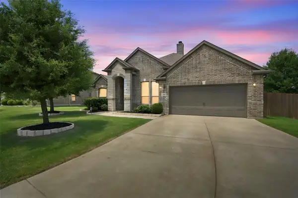 205 Canterbury Court, Midlothian, TX 76065