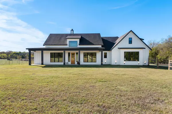 856 Yowell Hill Road, Whitewright, TX 75491