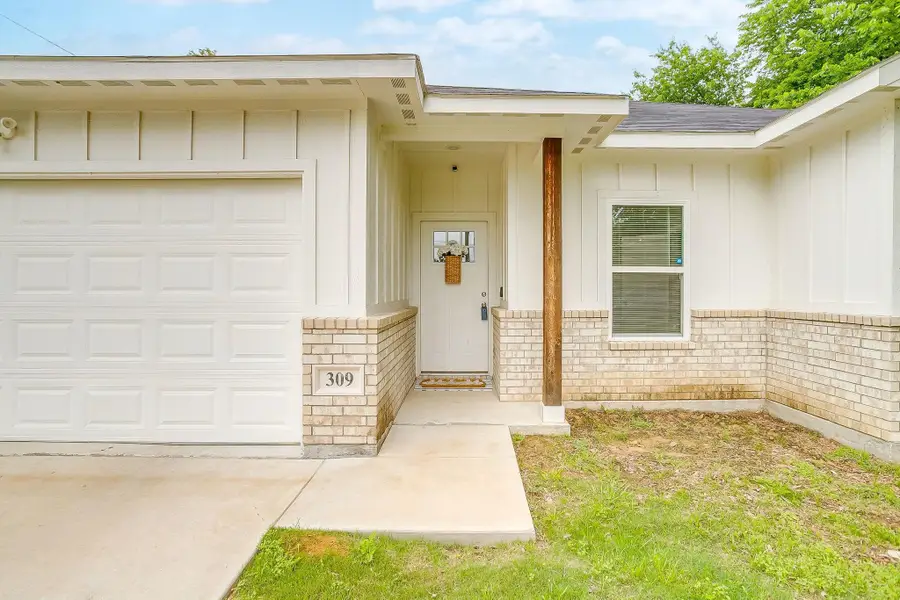 309 Francis Street, Hillsboro, TX 76645 - #3