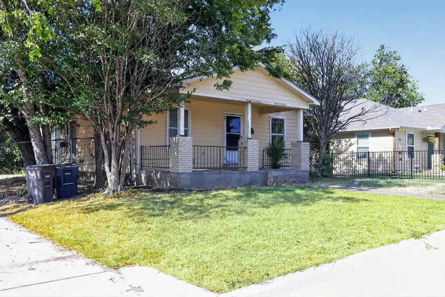 940 E Tucker Street, Fort Worth, TX 76104 - #2
