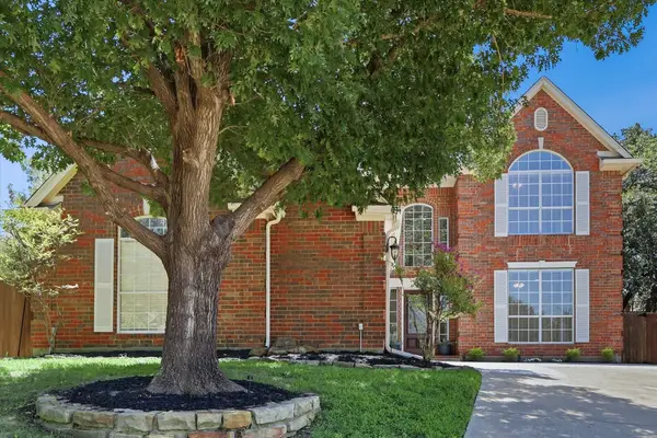925 Hillside Court, Highland Village, TX 75077