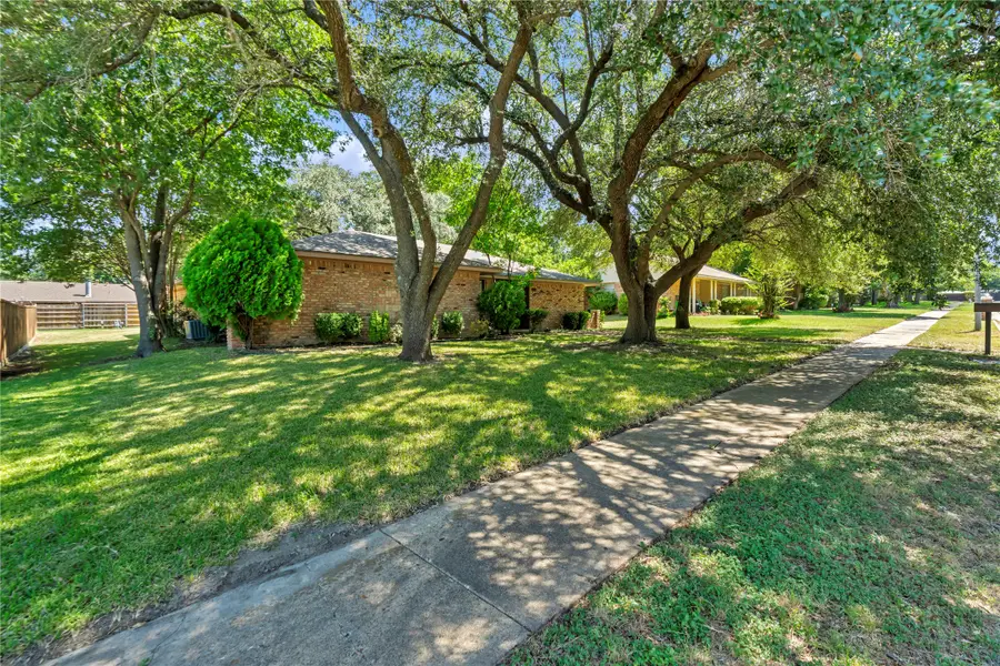 801 Waynelee Drive, Lancaster, TX 75146 - #2