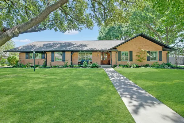 13834 Tanglewood Drive, Farmers Branch, TX 75234