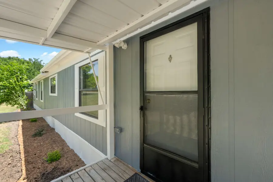 1027 Glen Brook Drive, Pecan Hill, TX 75165 - #2