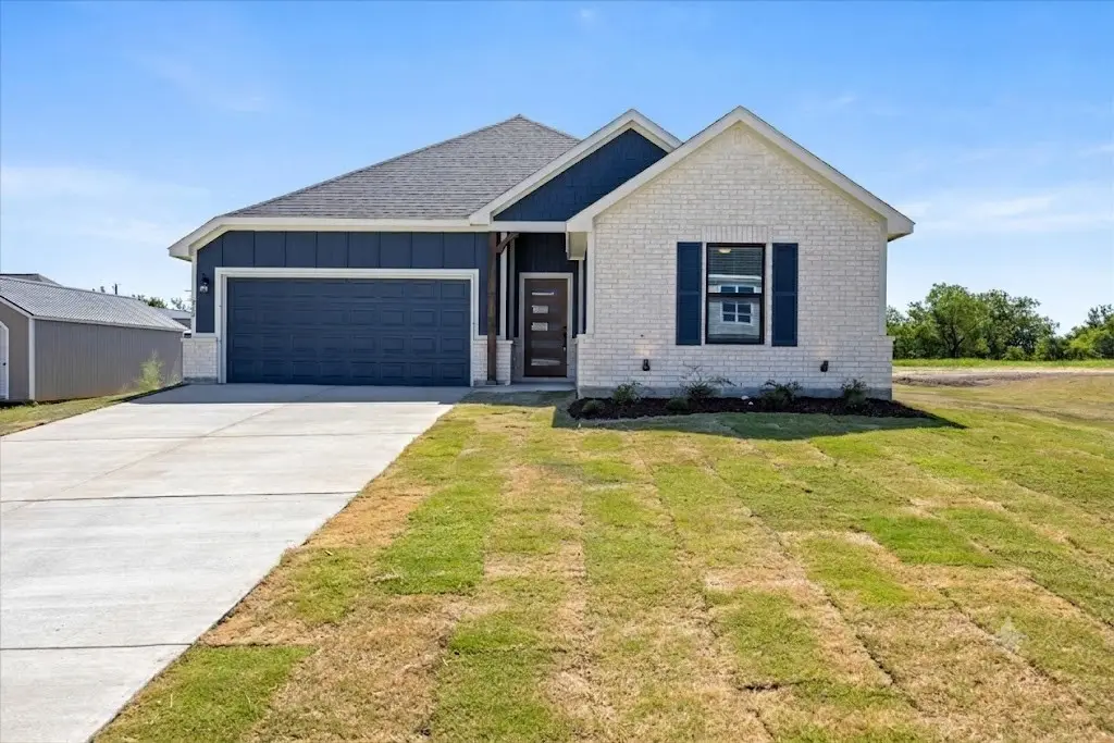 705 N Sycamore, Hico, TX 76457 - #1