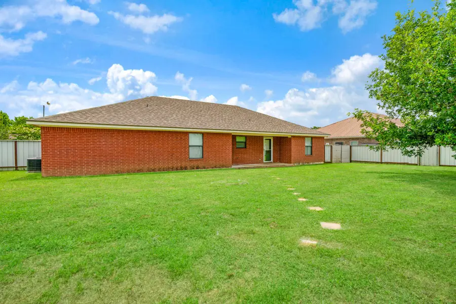 140 SE 49th Street, Paris, TX 75462 - #2