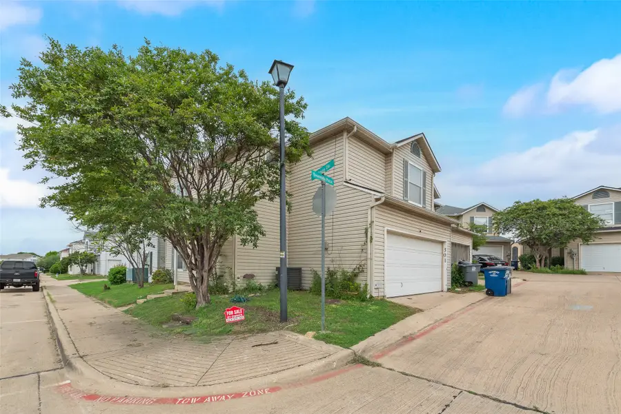 301 Ensenada Plaza, Dallas, TX 75211 - #2