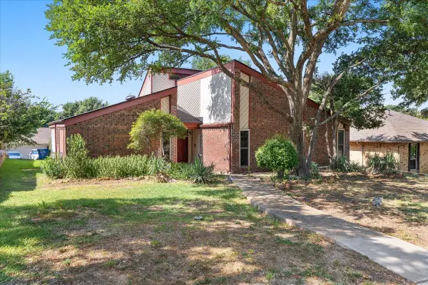 1820 Green Ridge Court, Carrollton, TX 75007
