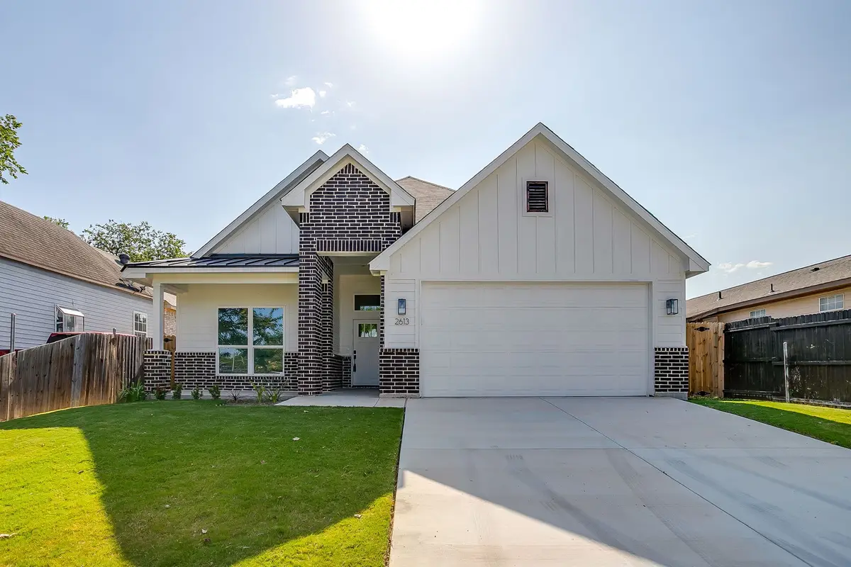 2613 Chestnut Avenue, Fort Worth, TX 76164 - #1