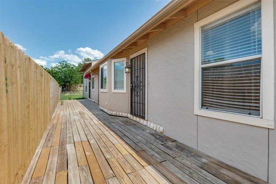630 NW 11th Street, Grand Prairie, TX 75050 - #3