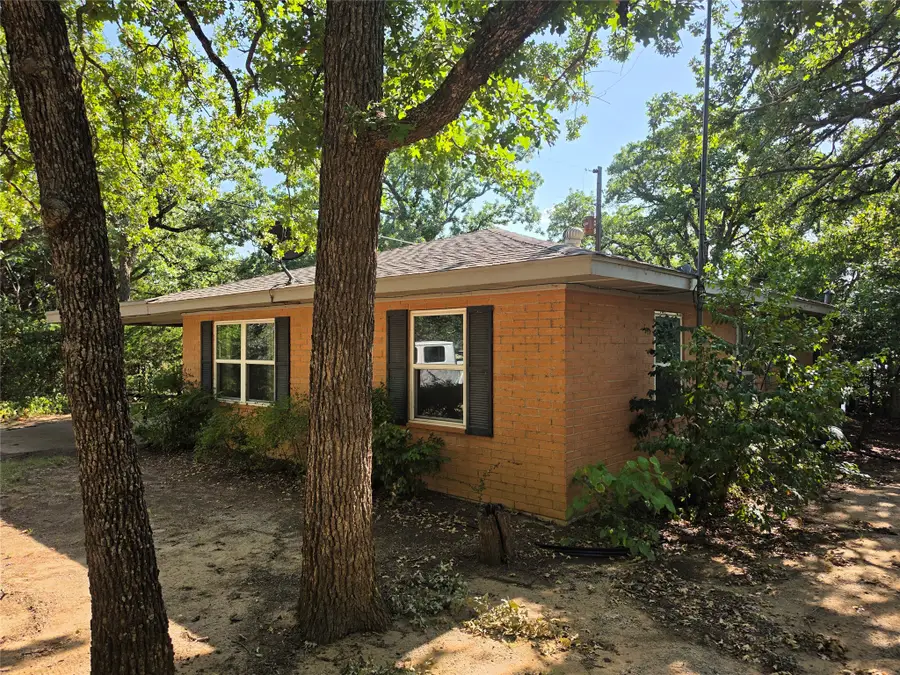 903 Country Club Road, Bowie, TX 76230 - #3