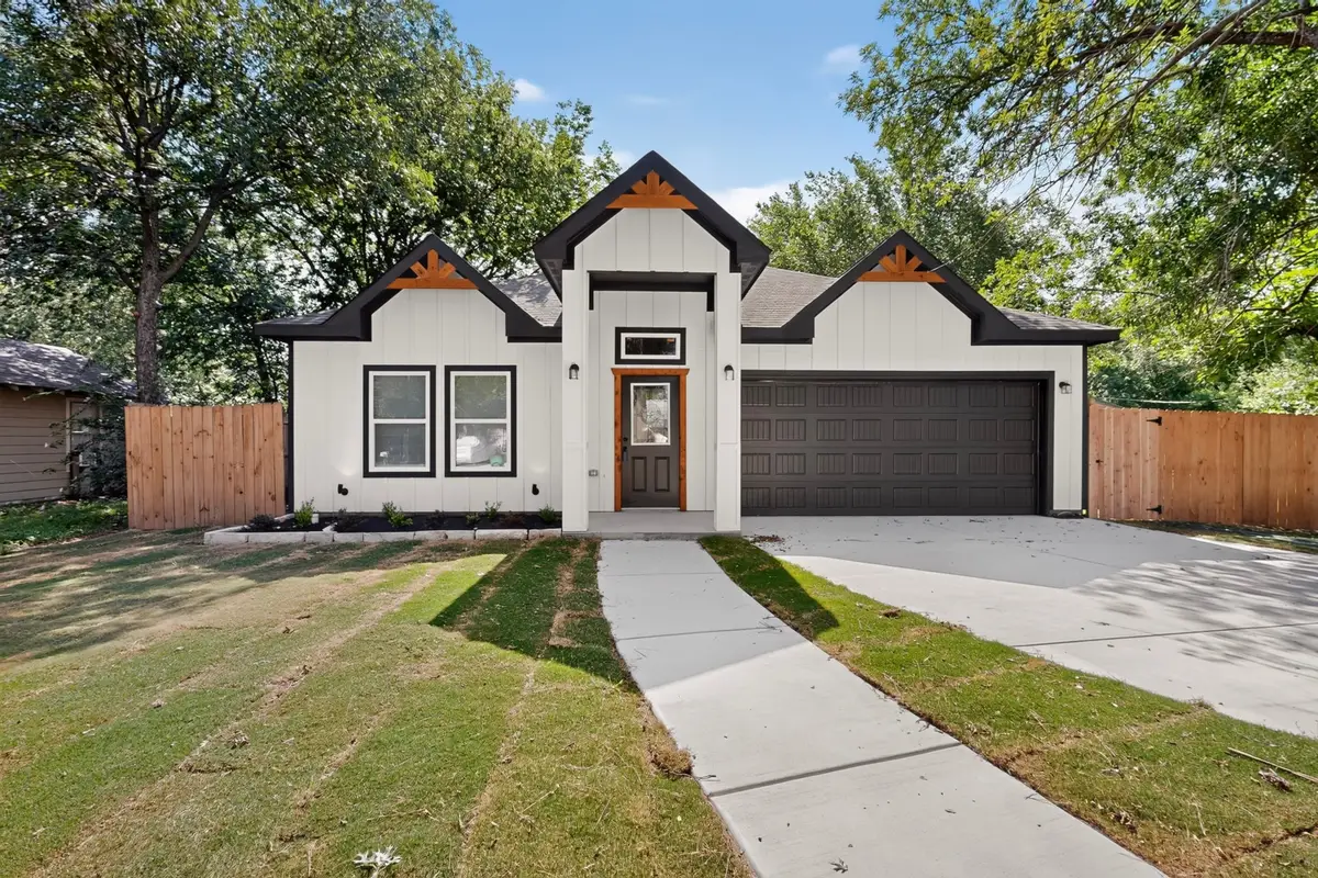 724 N Clements Street, Gainesville, TX 76240 - #1