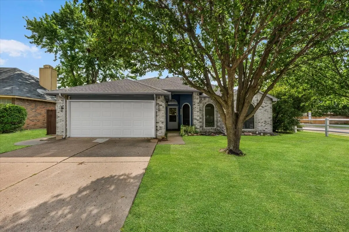 4244 Hathaway Drive, Grand Prairie, TX 75052 - #1