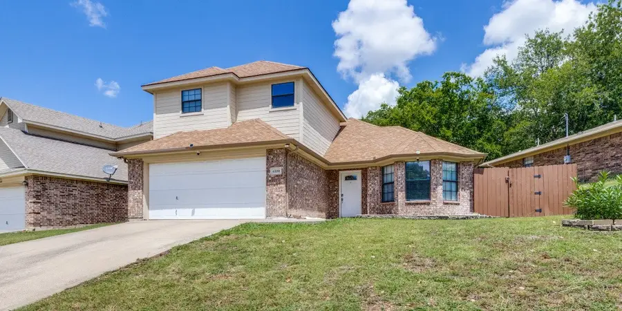 4220 Canyon Trail, Lake Worth, TX 76135 - #2