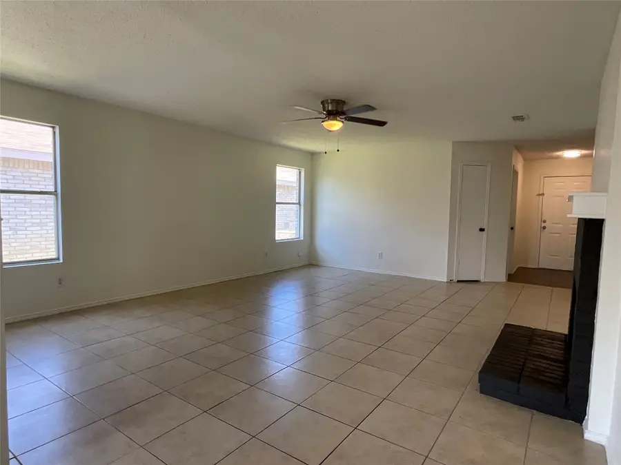 4249 Gray Fox Drive, Fort Worth, TX 76123 - #2