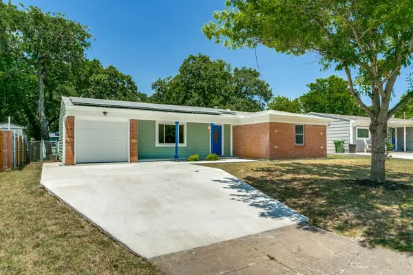 748 Oak Drive, Hurst, TX 76053