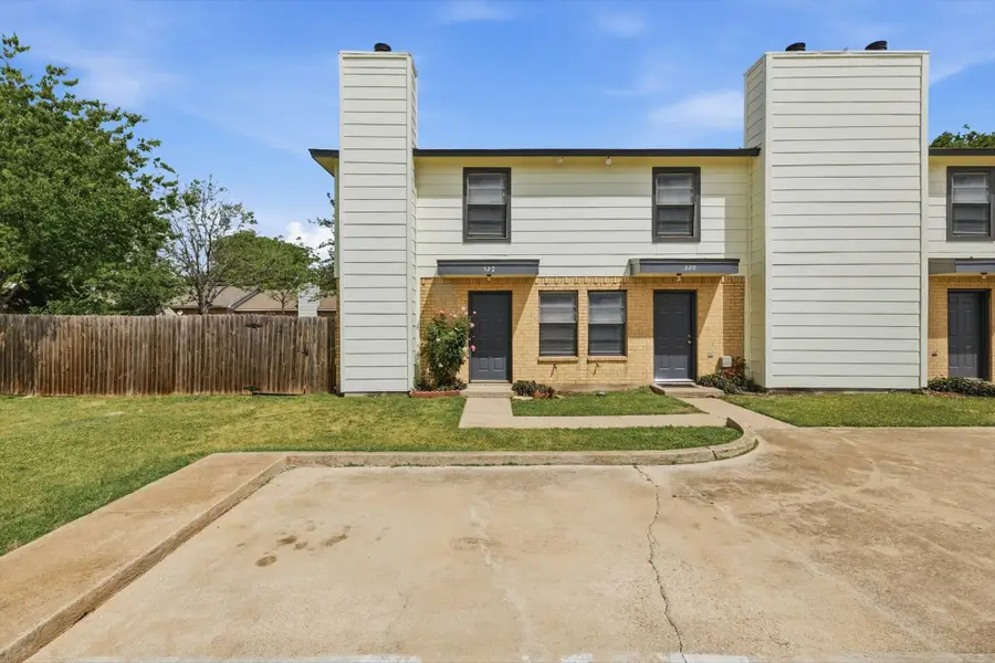 316 Cambridge Drive, Saginaw, TX 76179 - #2