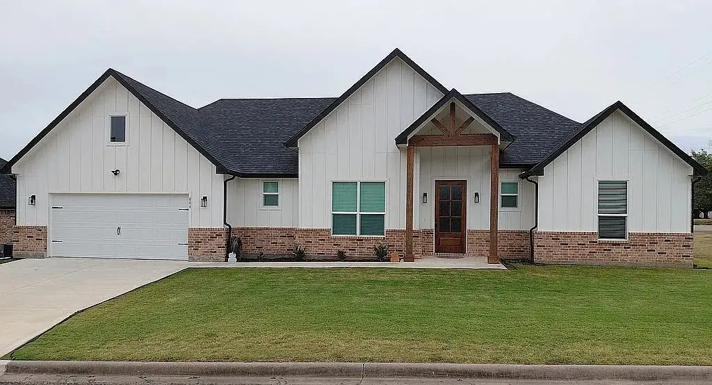 604 E 4th Street, Muenster, TX 76252 - #1