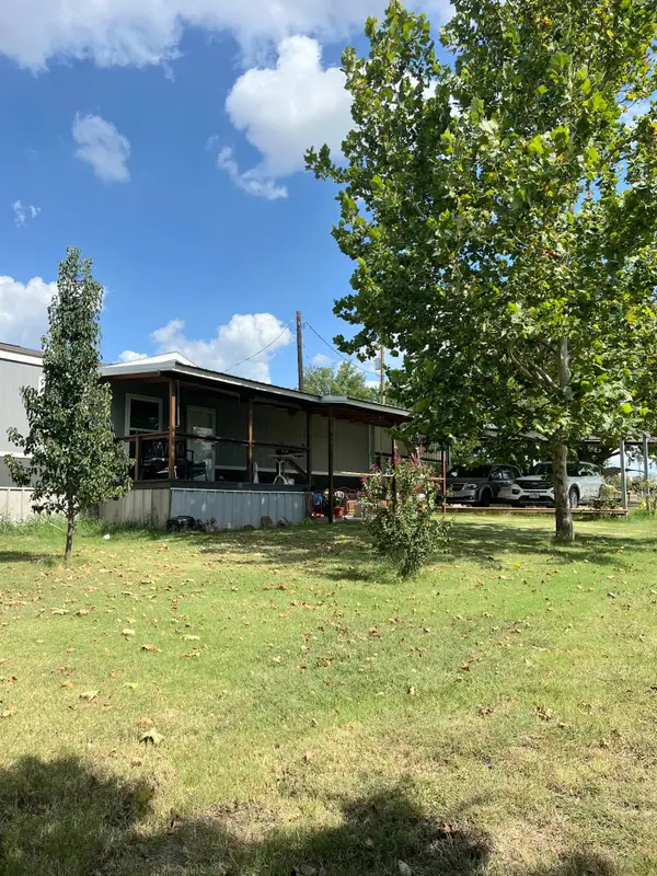 121 Peach, Graford, TX 76449