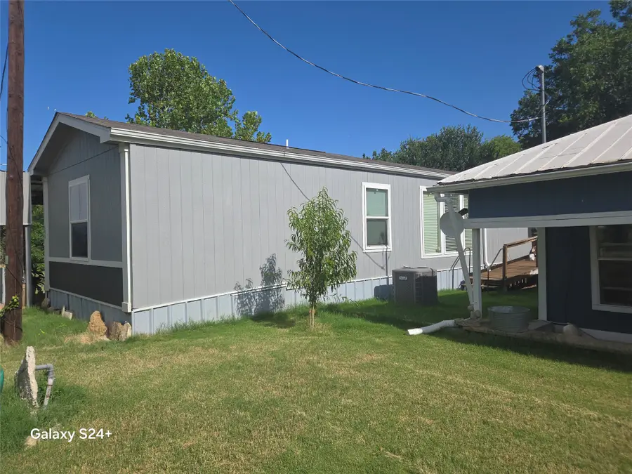 121 Peach, Graford, TX 76449 - #3