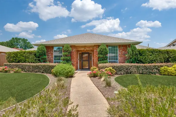 1005 De Pauw Drive, Arlington, TX 76012