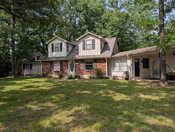 155 Lake Drive, Enchanted Oaks, TX 75156