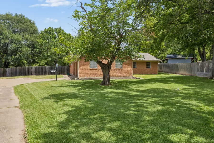 1034 8th Street, Grand Prairie, TX 75050 - #2