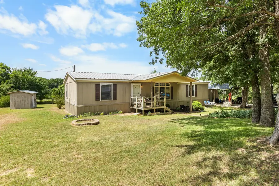 439 Slayden Drive, Sunset, TX 76270 - #2