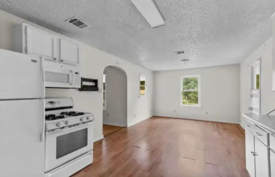 6454 Faust Drive, Shreveport, LA 71129 - #3