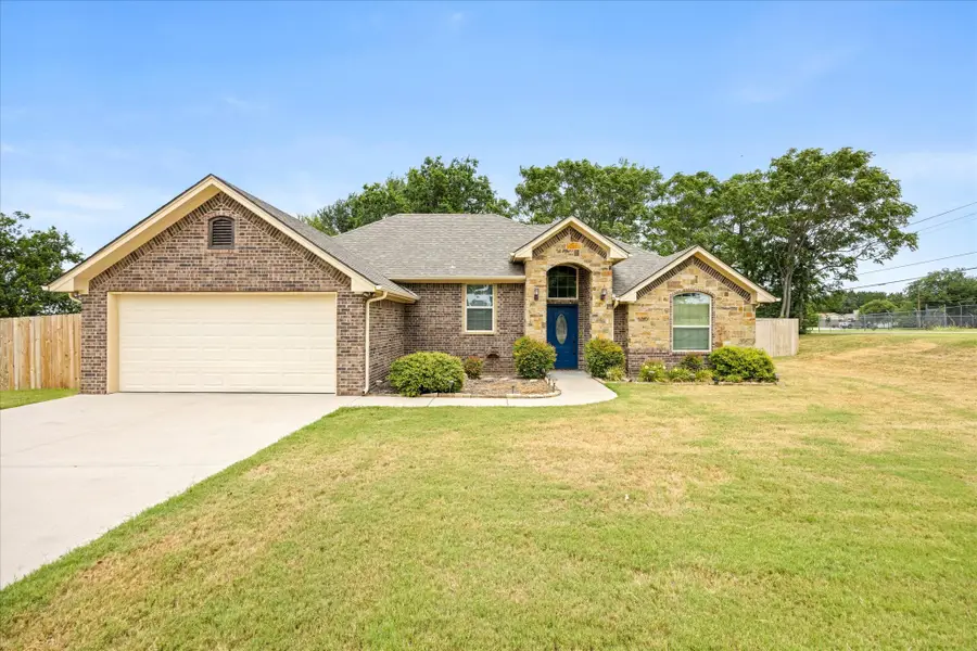 306 Knob Hill Drive, Granbury, TX 76048 - #2