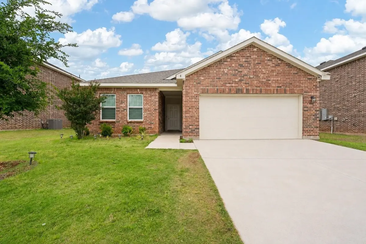 8 Glen Crossings Road, Edgecliff Village, TX 76134 - #1