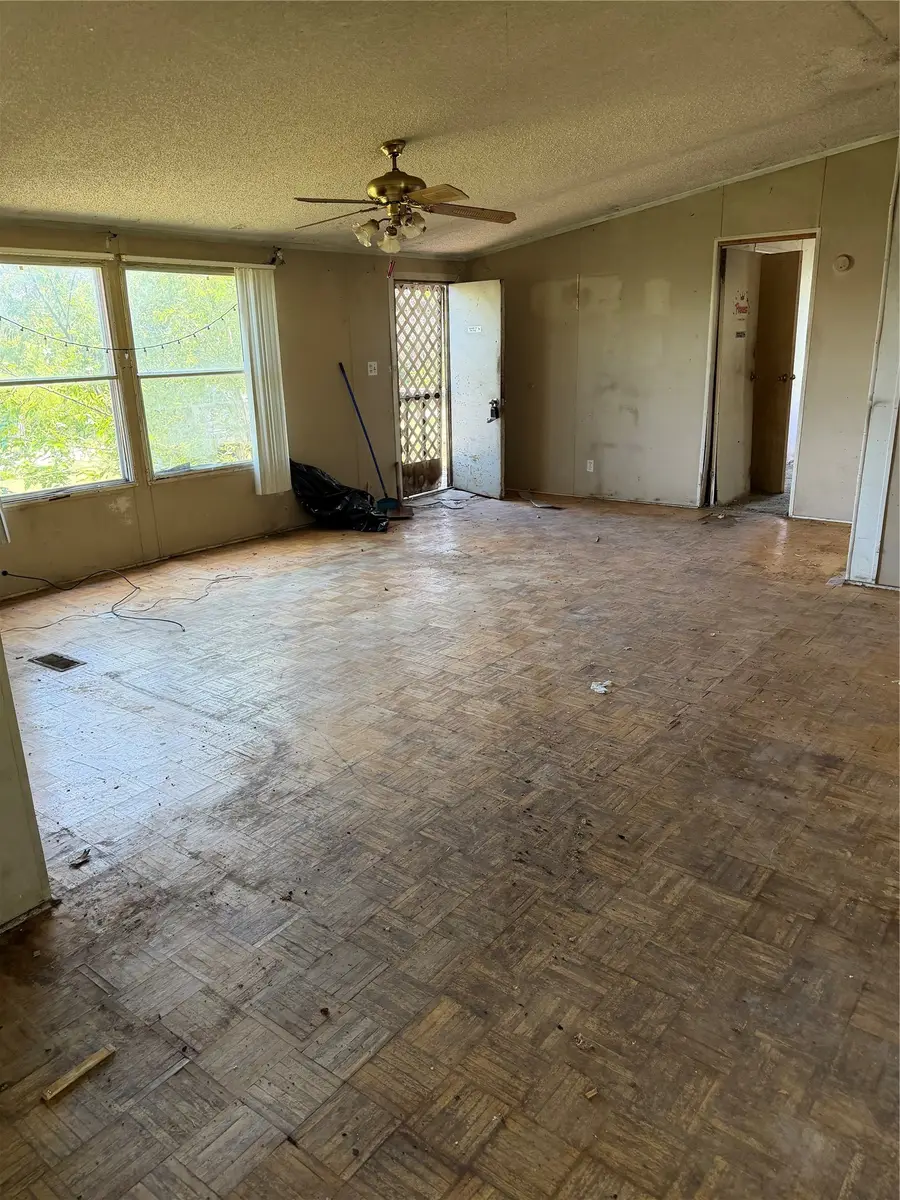 534 E Pierson Street, Hamilton, TX 76531 - #2