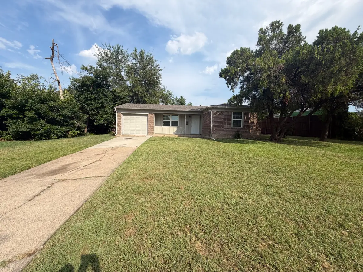4500 Sherwood Drive, Mesquite, TX 75150 - #1