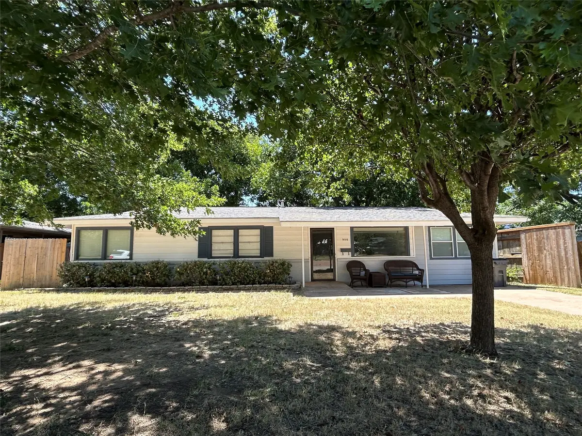 908 Fairview Street, Graham, TX 76450 - #1