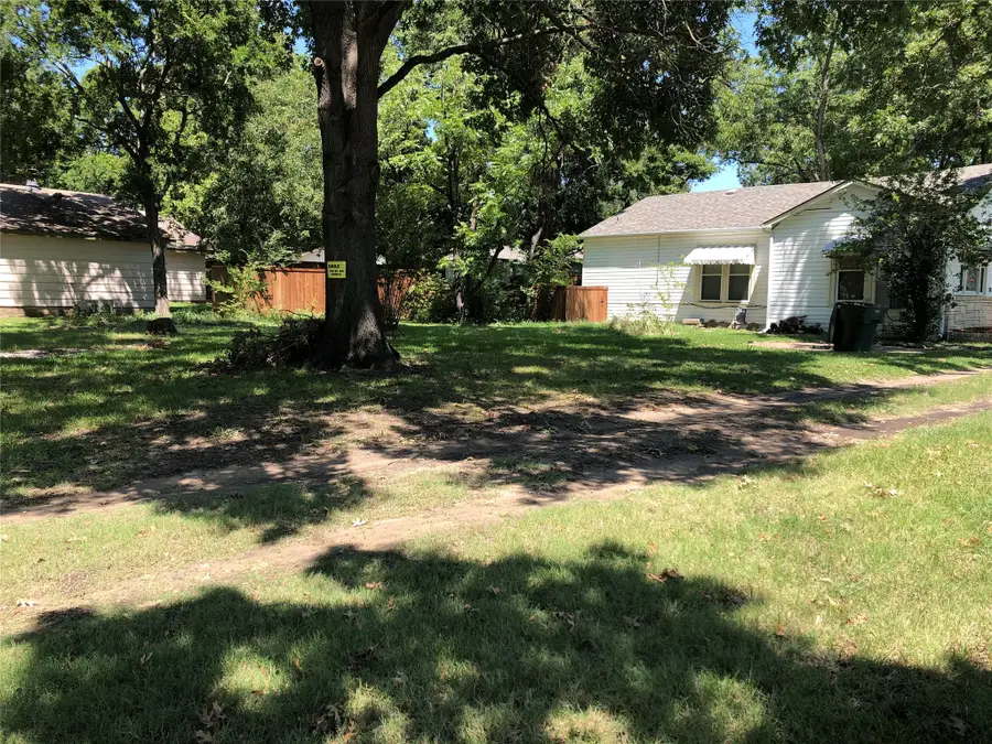 1115 W Lamar Street, Sherman, TX 75092 - #2
