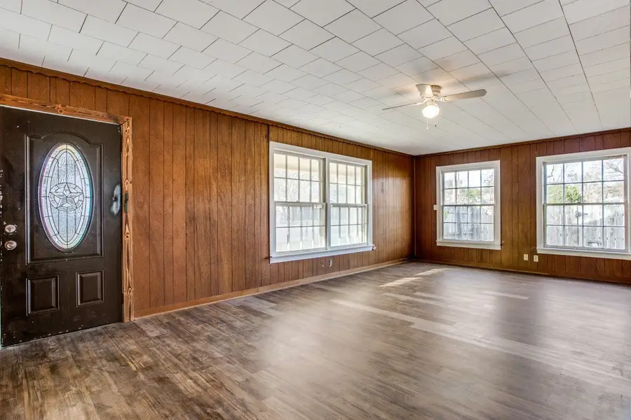 911 Clark Street, Greenville, TX 75401 - #2