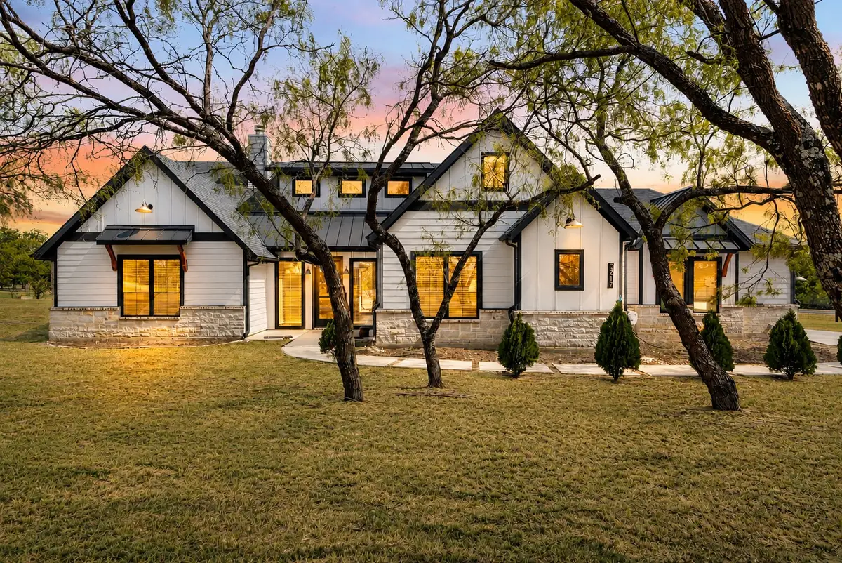 3217 Bairds Lane, Burleson, TX 76028 - #1