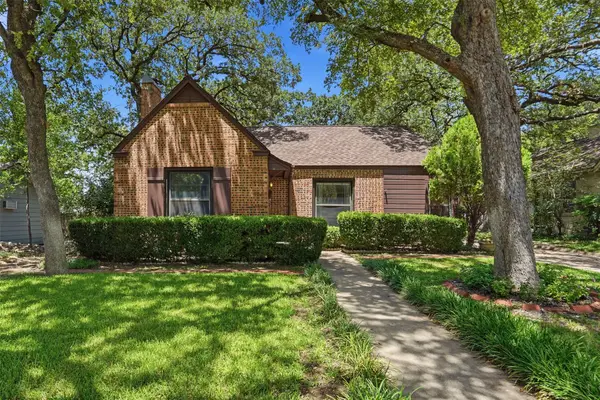 2113 Yucca Avenue, Fort Worth, TX 76111