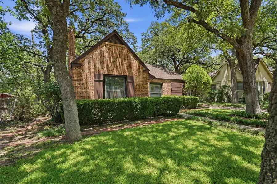 2113 Yucca Avenue, Fort Worth, TX 76111 - #2