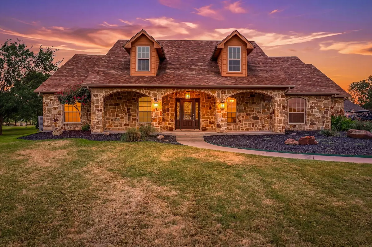 910 Mallard Pointe Drive, Granbury, TX 76049 - #1