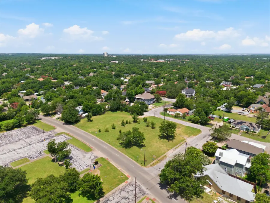 1104 N 18a Street, Waco, TX 76707 - #2