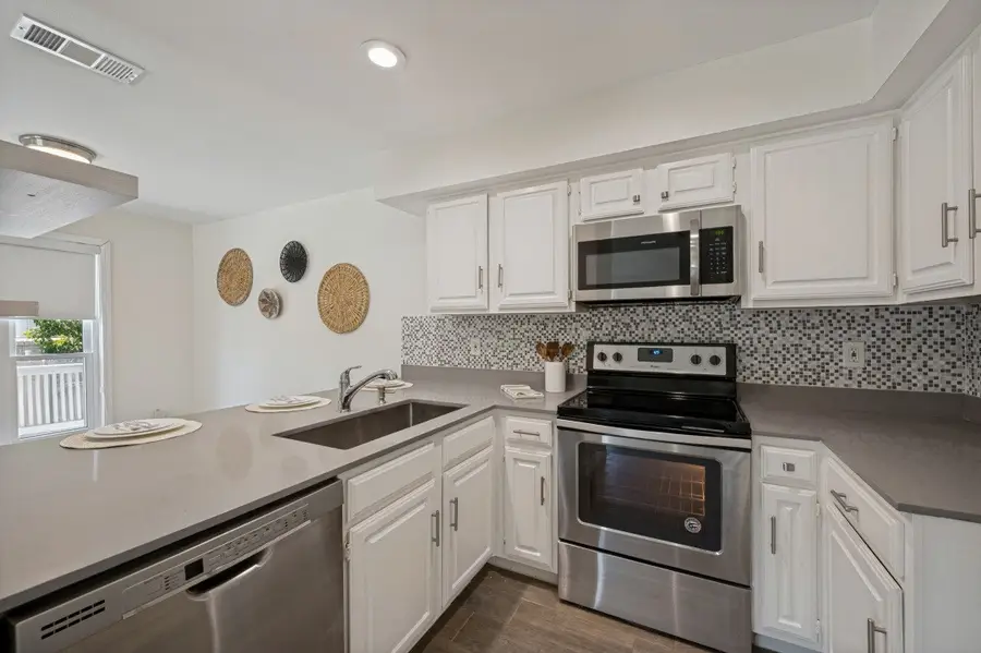2751 Stonecreek Court, Carrollton, TX 75006 - #2