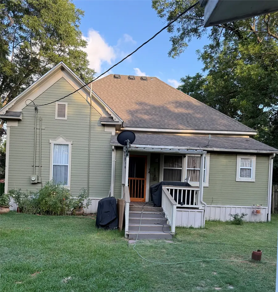 300 NW 3rd Street, Hubbard, TX 76648 - #2