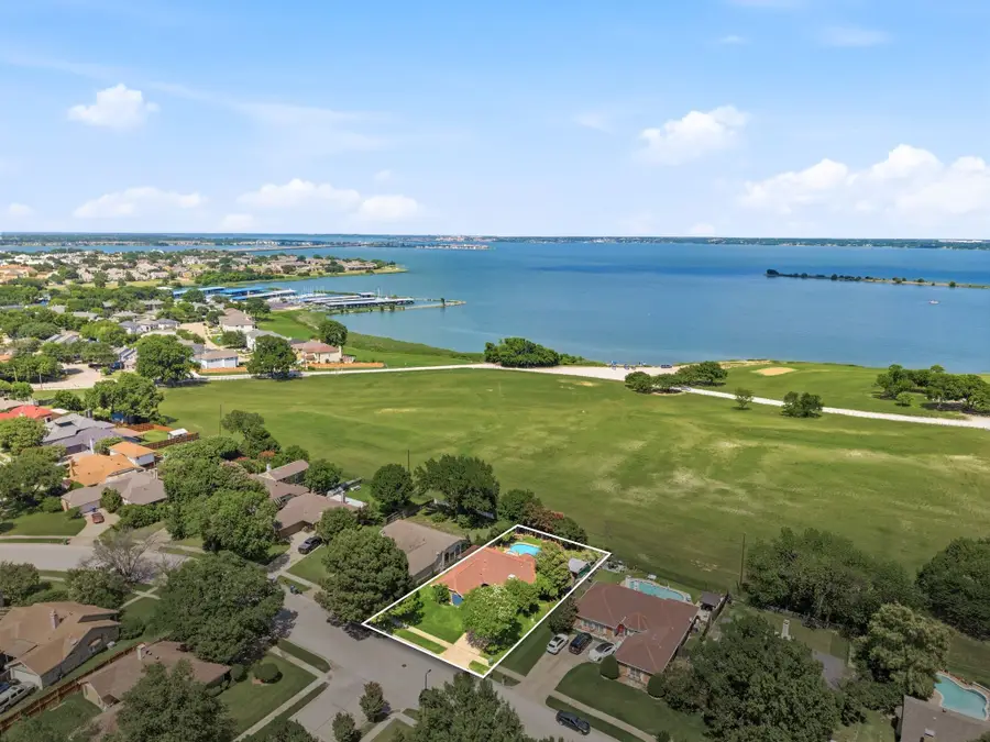 5402 Peninsula Way, Garland, TX 75043 - #2