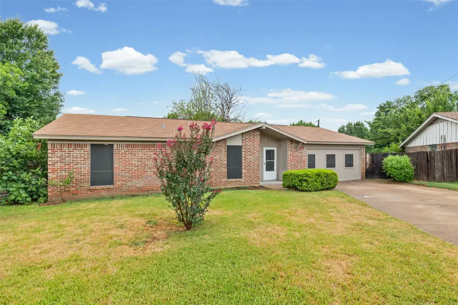 1915 Westover Court, Arlington, TX 76015 - #2
