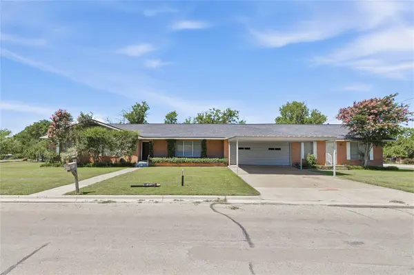 1301 15th Street, Brownwood, TX 76801