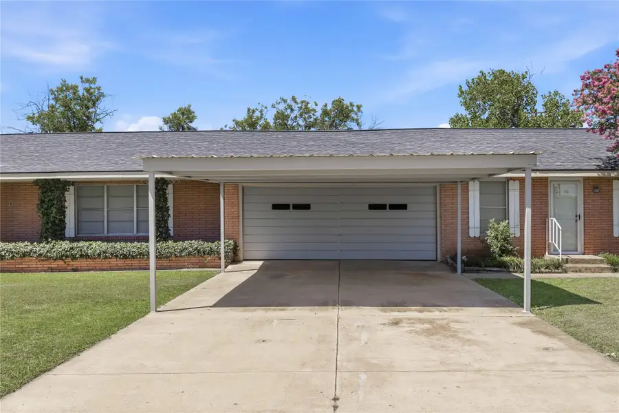 1301 15th Street, Brownwood, TX 76801 - #2